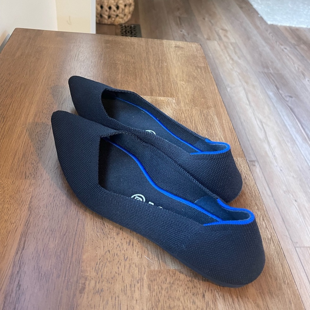 Black pointed Rothys flat - Picture 2 of 5
